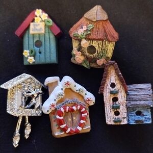 Set of 5 vintage birdhouse pins